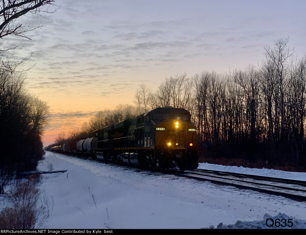 CSX 5246 on Q635